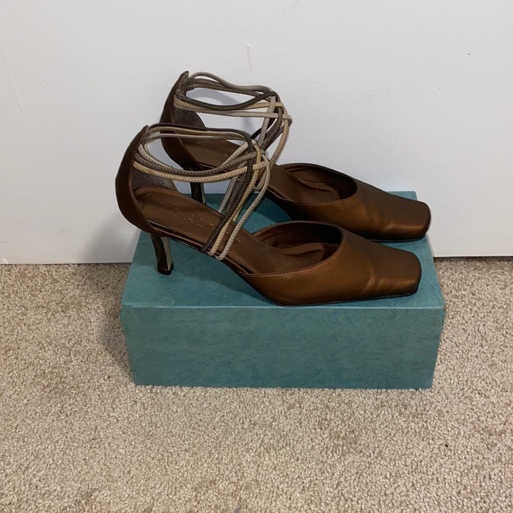 BOGO Vintage NY Transit Heels